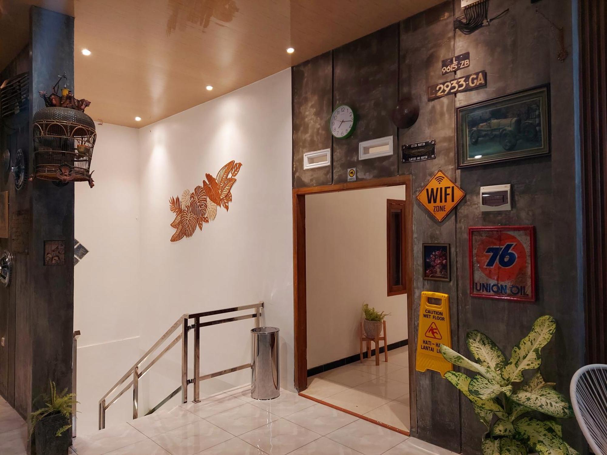 Urbanview Hotel Sakura Kampung Inggris Pare By Reddoorz Εξωτερικό φωτογραφία