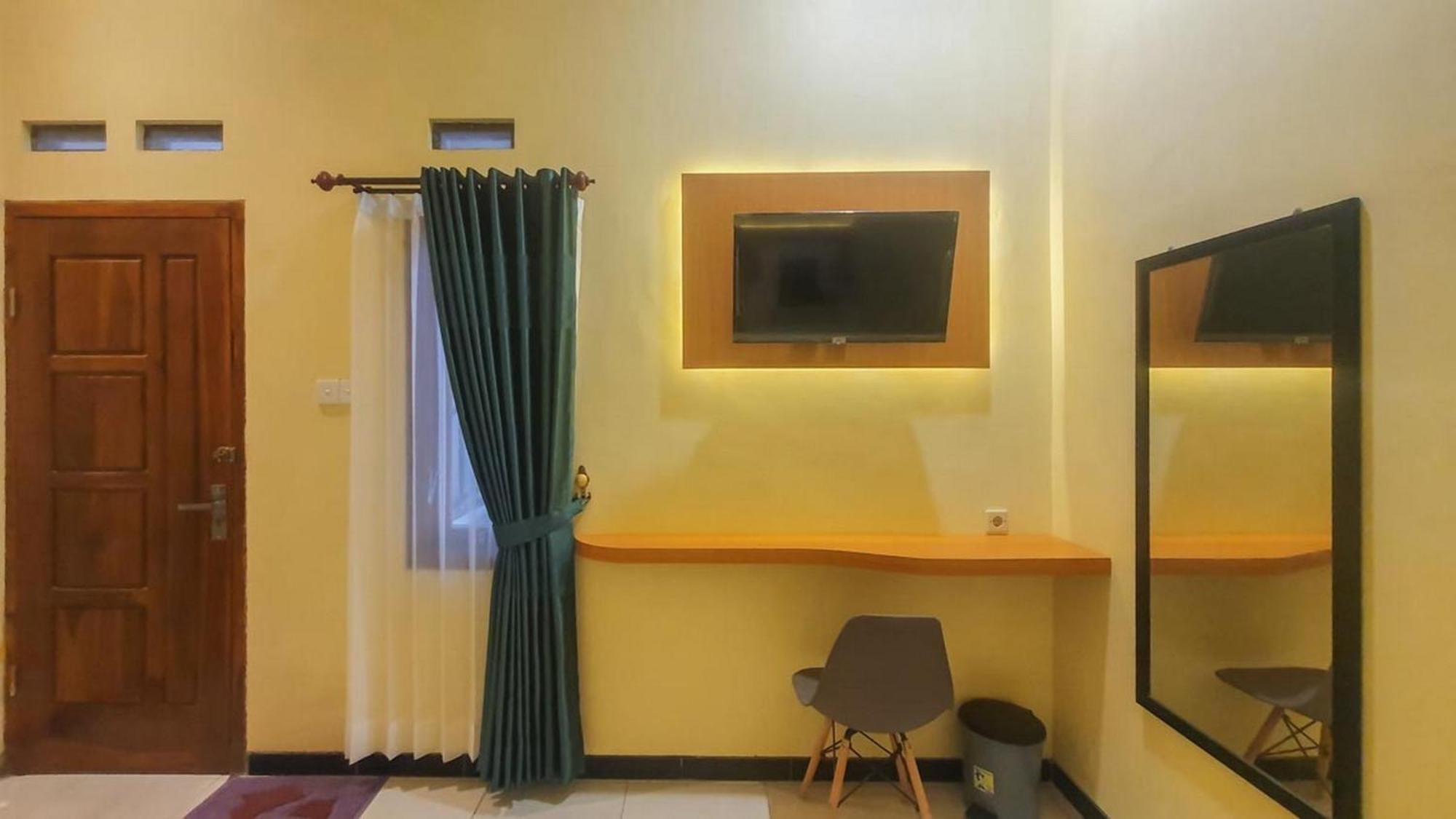 Urbanview Hotel Sakura Kampung Inggris Pare By Reddoorz Εξωτερικό φωτογραφία