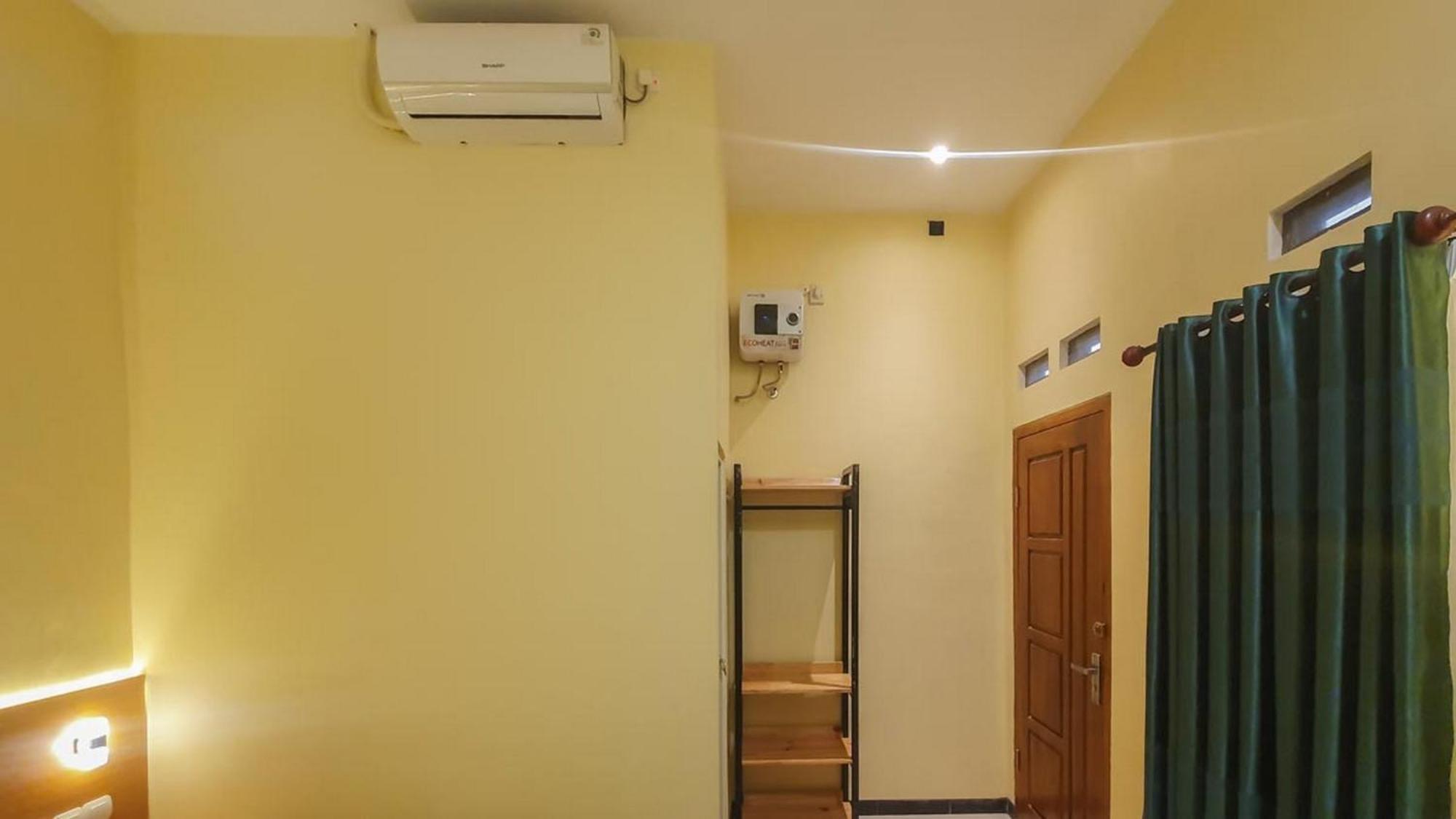 Urbanview Hotel Sakura Kampung Inggris Pare By Reddoorz Εξωτερικό φωτογραφία