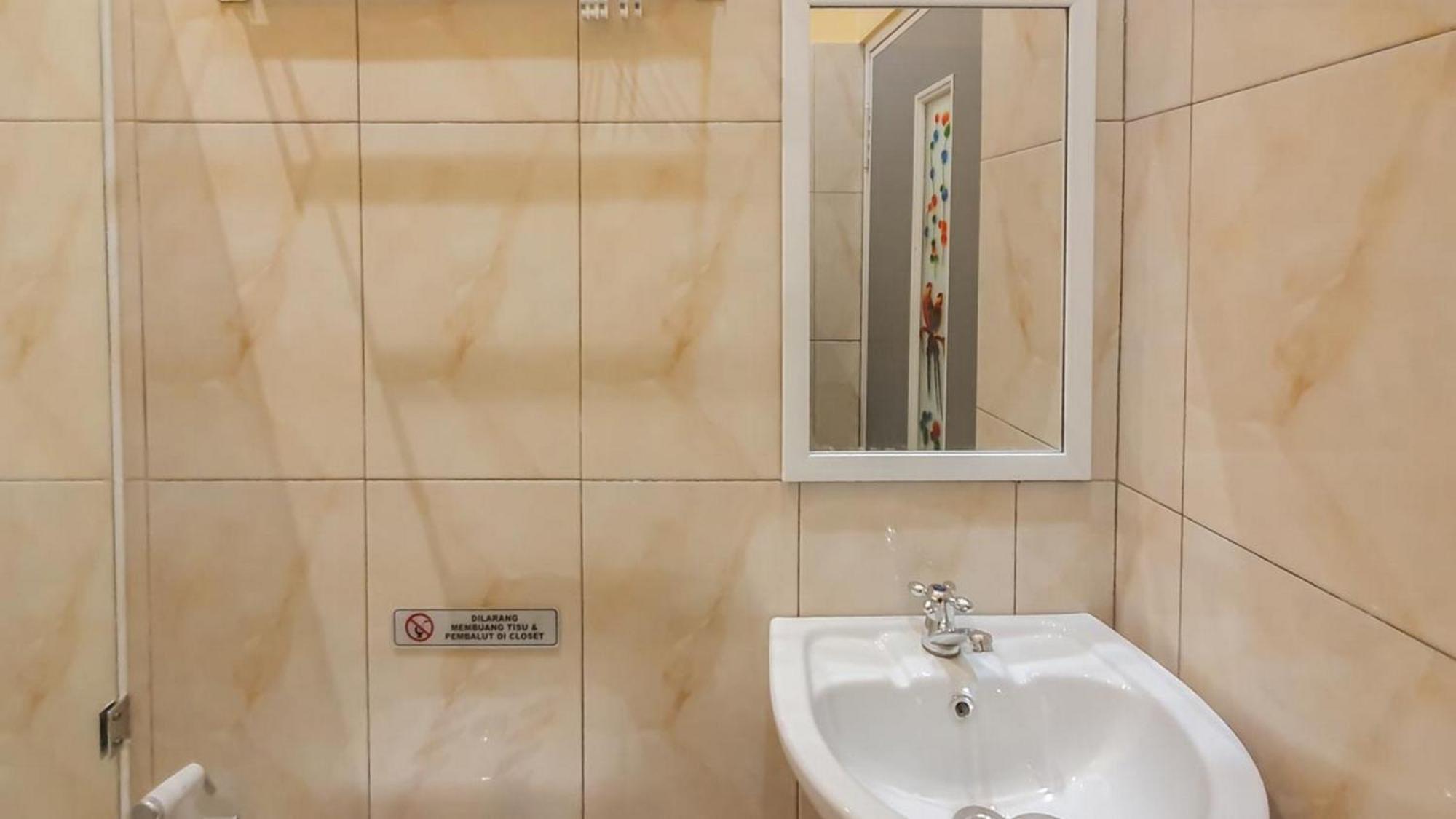 Urbanview Hotel Sakura Kampung Inggris Pare By Reddoorz Εξωτερικό φωτογραφία